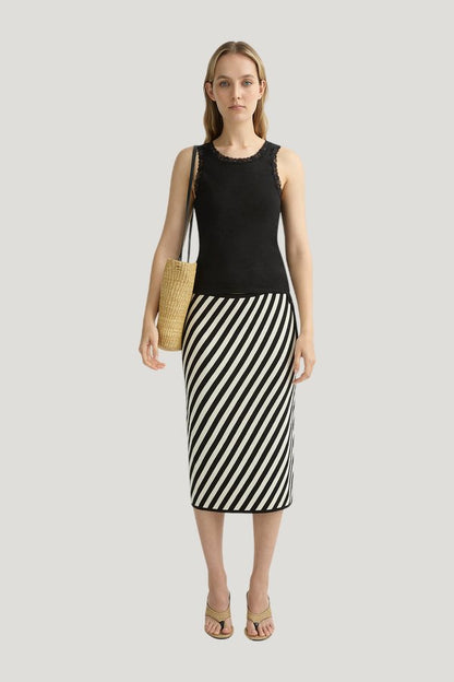 Darcy Skirt — carry 2