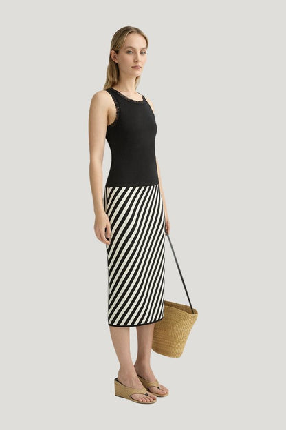 Darcy Skirt — carry 3