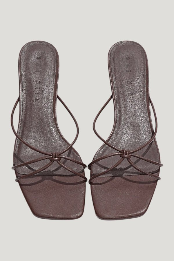 Elle Heel — model front
