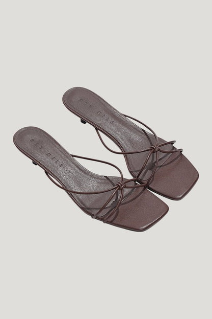 Elle Heel — model side