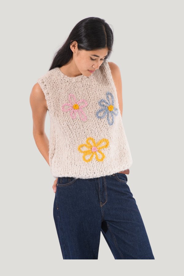 Embroidered Daisy Fluffy Knit Vest — carry 3