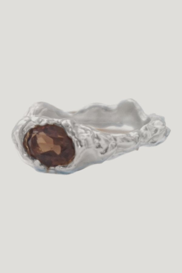 Espera Ring Silver — model side