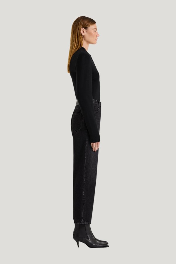 Everly Cropped Jean — model side