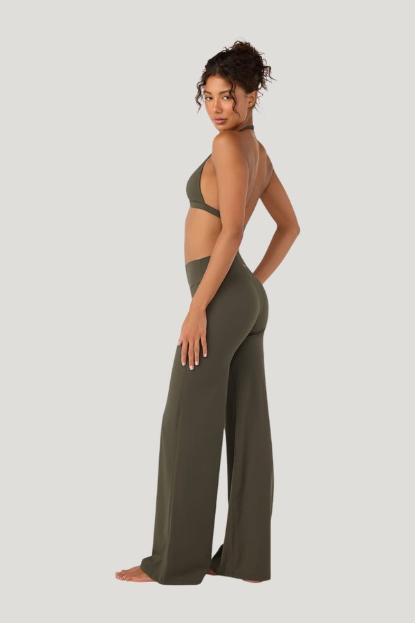 Fade Everyday Pants — model side