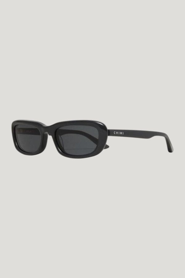Field Dark Grey - By CHIMI — model front