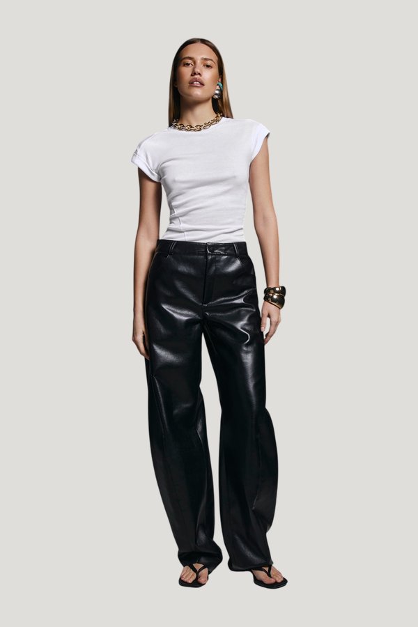 Barrel pants in Genuine Leather — model front