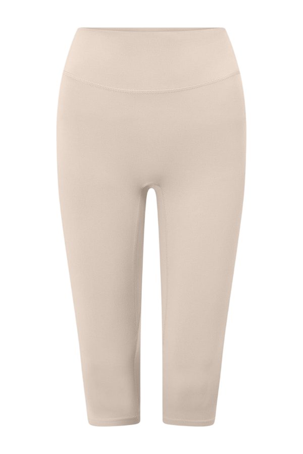 Form Invisible Scrunch Capri Leggings | Fawn — packshot