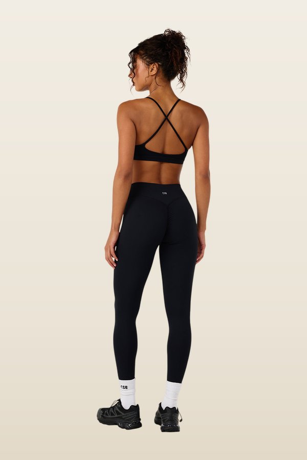 Form Invisible Scrunch Leggings — model back