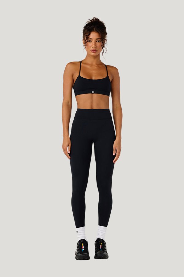 Form Invisible Scrunch Leggings — model front