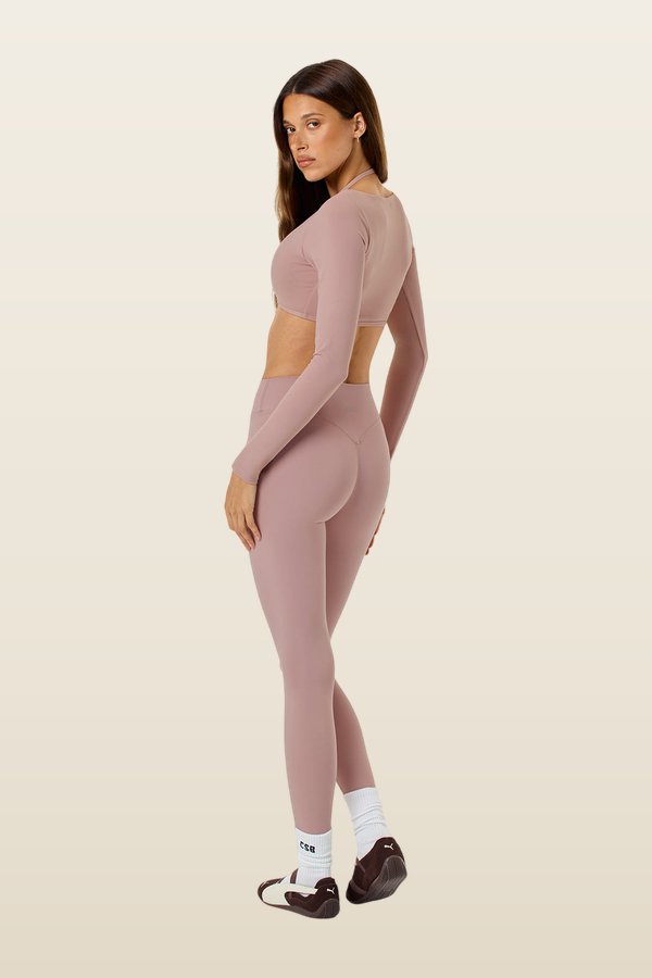Form Invisible Scrunch Leggings — model back