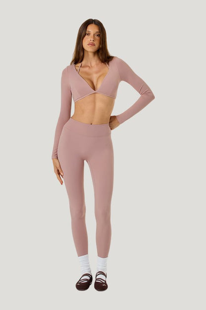 Form Invisible Scrunch Leggings — model front