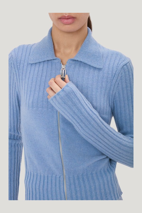 Zip Jumper — carry 3