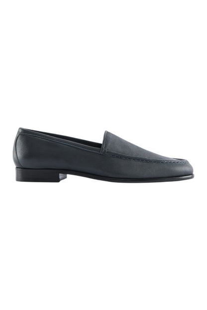 gomper loafer in stone leather — packshot