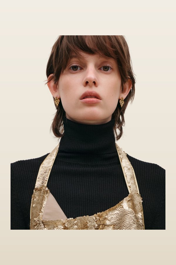 Grains Small Rhomb Earrings — model back