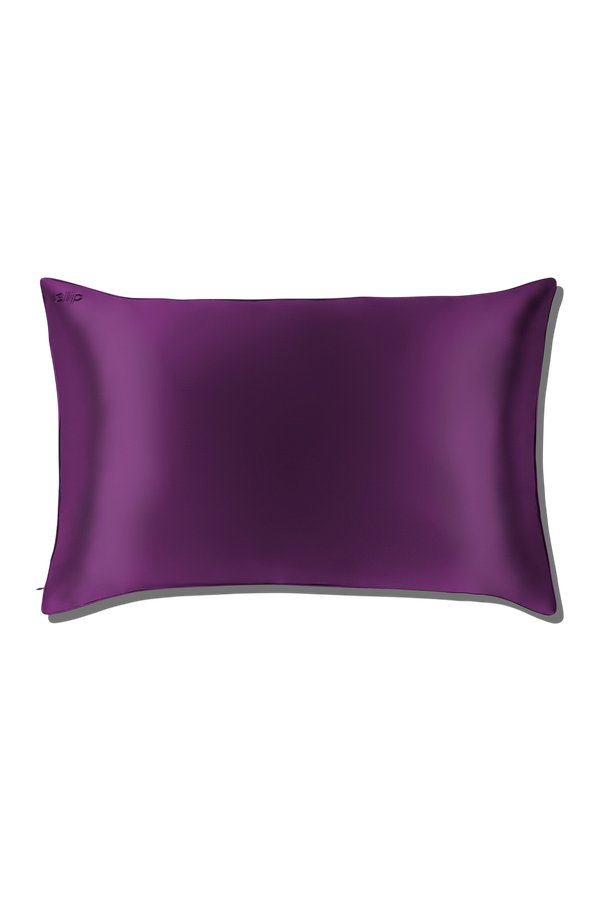 Grape Queen Zippered Pillowcase — packshot