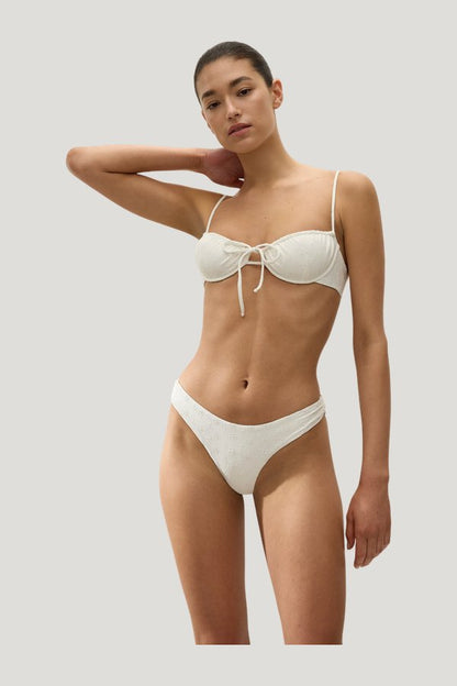 Halo Bikini Top Broderie Anglaise — carry 3