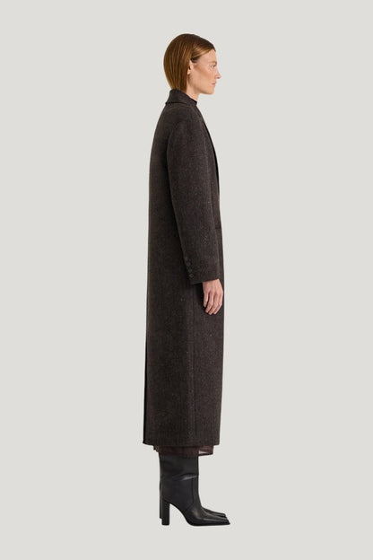 Harri Coat — model side