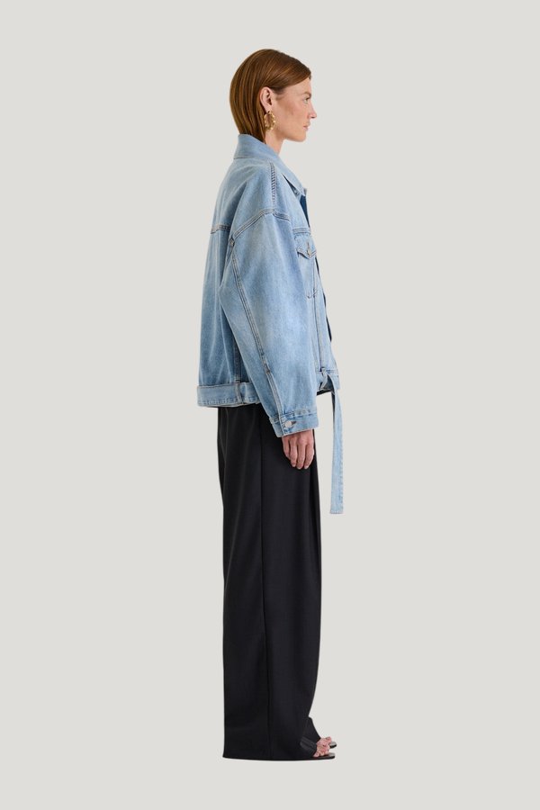 Helena Jacket — carry 3