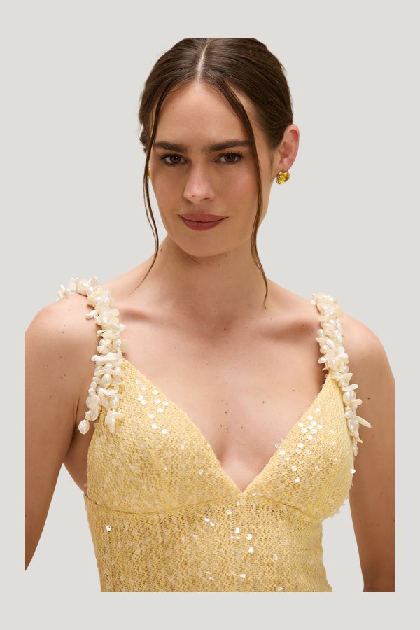 Iara Crochet Flowers Midi Dress — model side