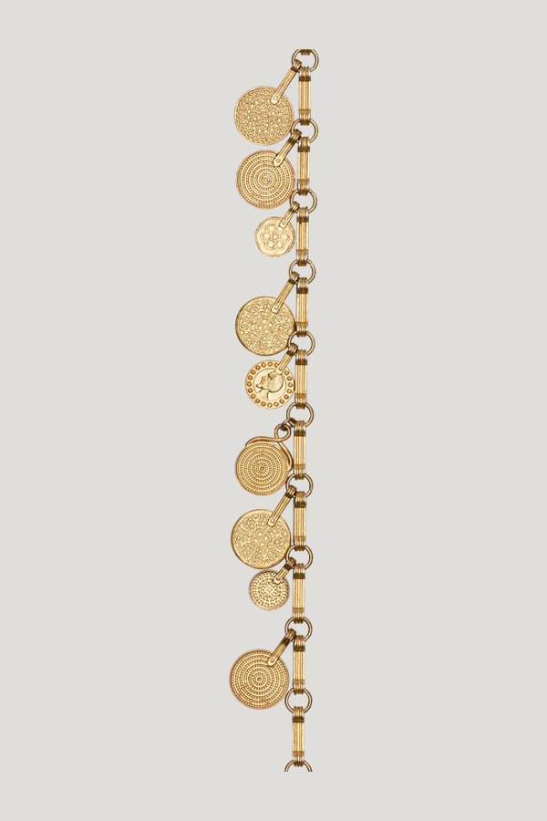 Isolde - Gold — model front