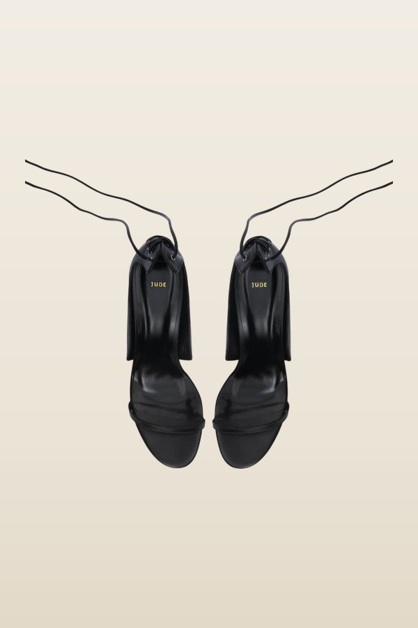 Issa Sandal Black Leather — model back