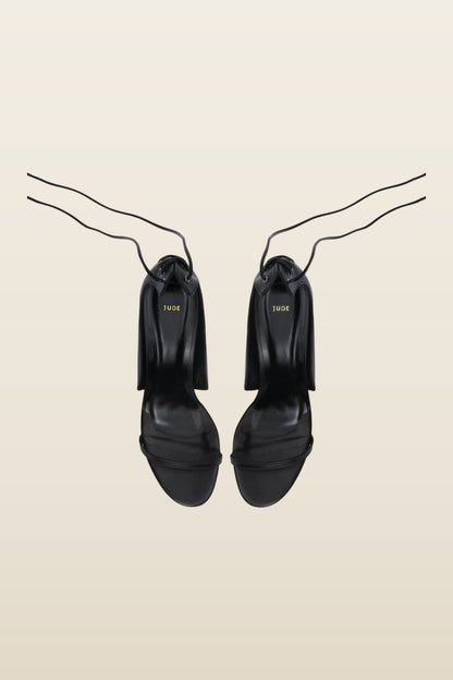 Issa Sandal Black Leather — model back
