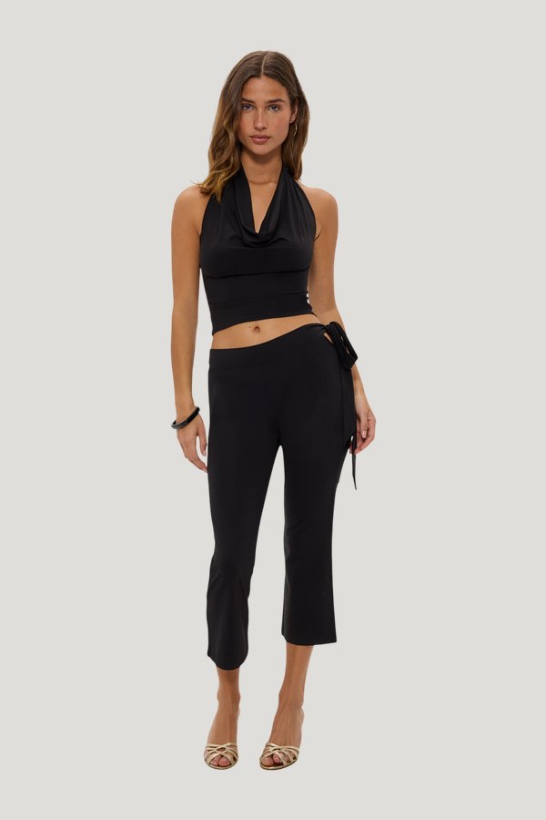 Jay Capri Pants — model side