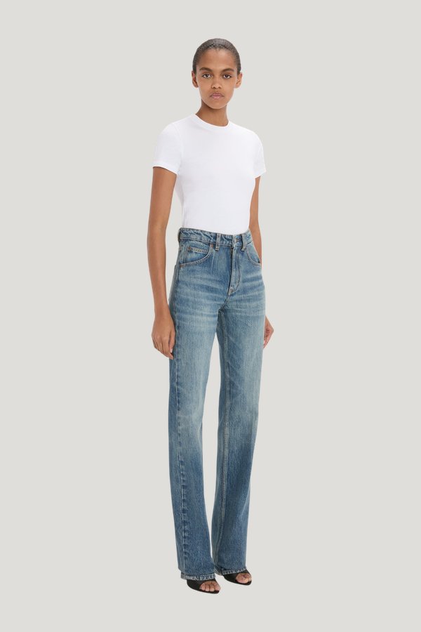 Julia Stretch Jean In Worn Blue Wash — model side