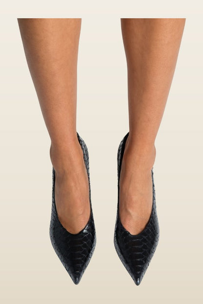 Kiss Pump Black Python Leather — model back