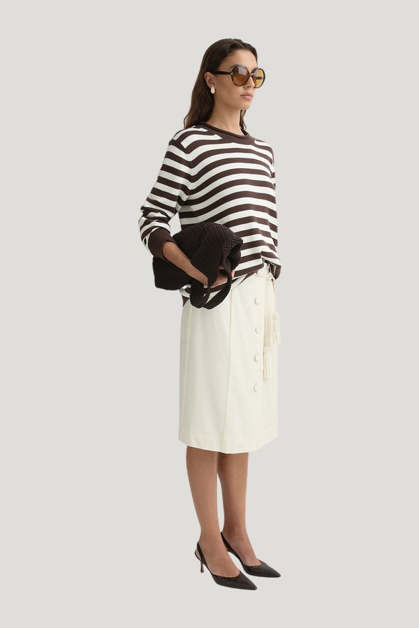 Lara Jumper — carry 3
