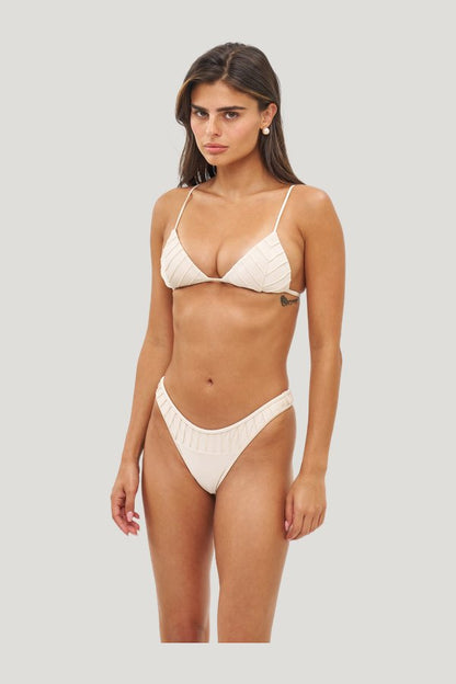 Lato Macadamia - Top — model front