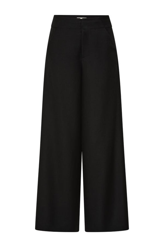 Leona Trouser — packshot