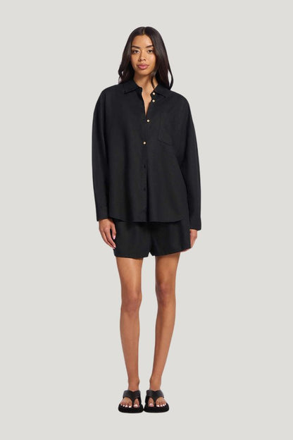 Linen Boyfriend Shirt — carry 2