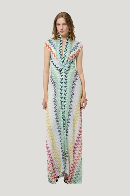 Long dress in zig zag lace — model front