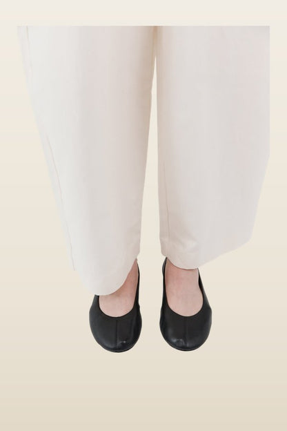 Low Scoop Ballet Flat — model back