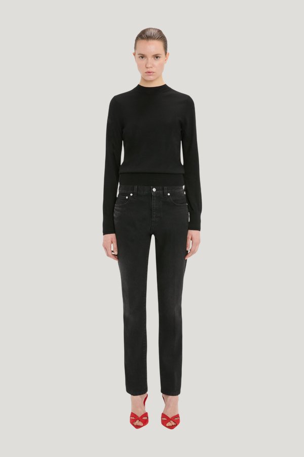 Low Waist Jean — model front