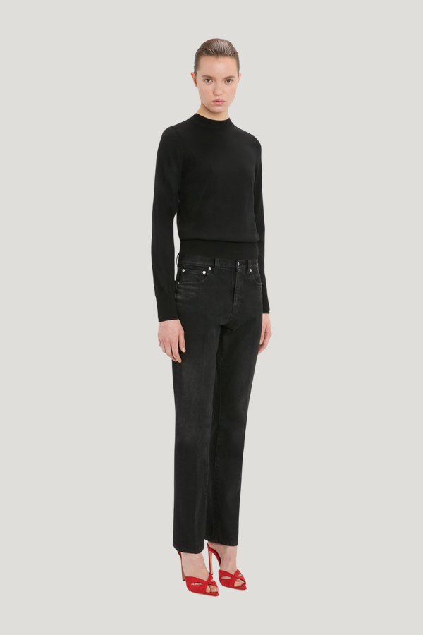 Low Waist Jean — model side