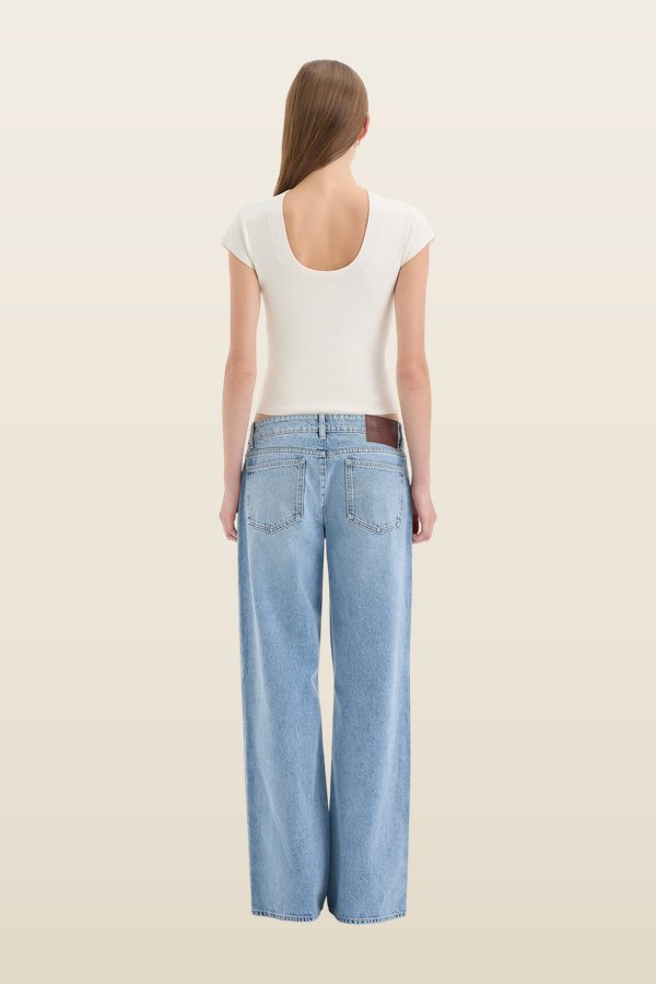 Lucia Straight Jean — model back