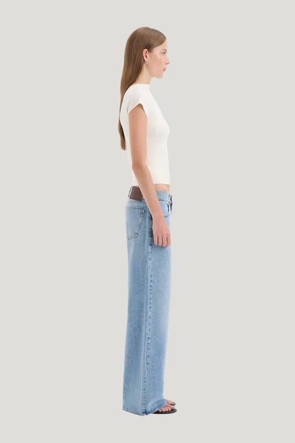 Lucia Straight Jean — model side
