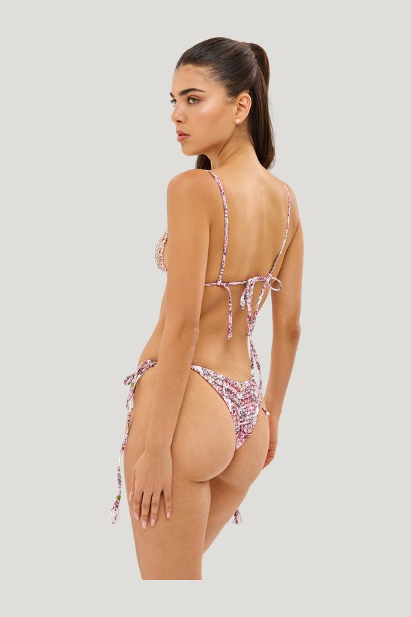 Luna Rockrose Paisley - Moon Top — model side