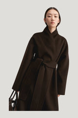 Mara Doublé Coat, — model side