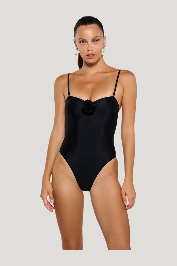 Margot Black - One Piece — carry 2