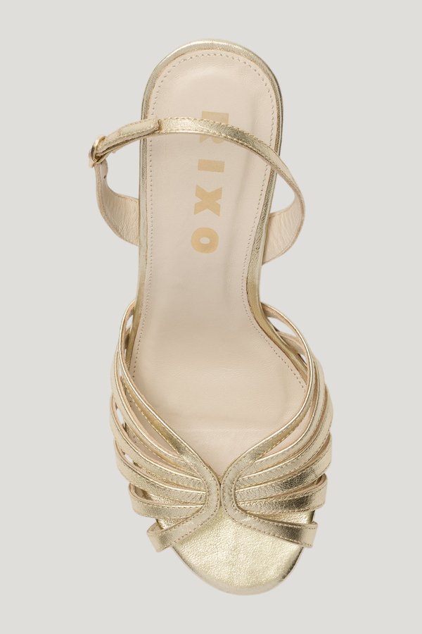 Mavi - Gold — model front