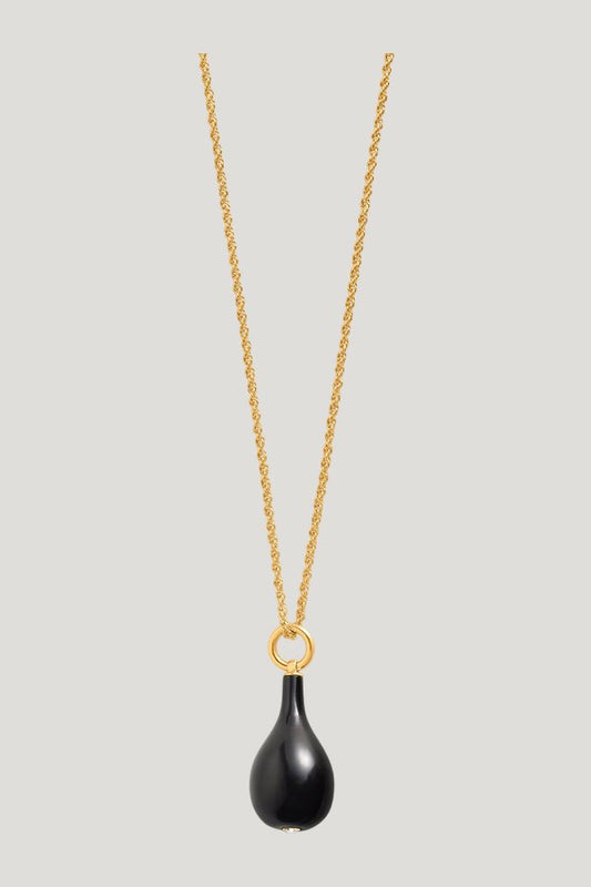Medium onyx drop necklace black/gold — model front