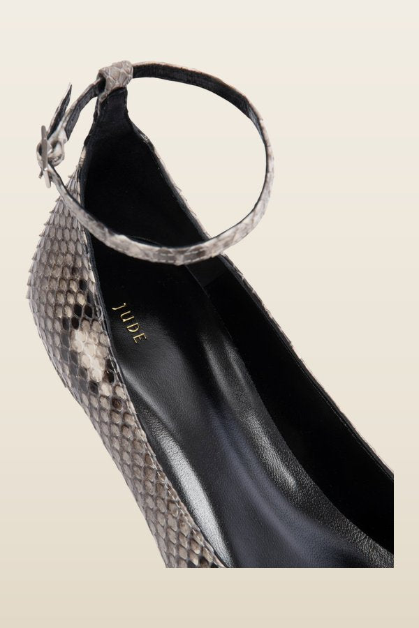 Mode Ballerina in Stone Python Leather — model back