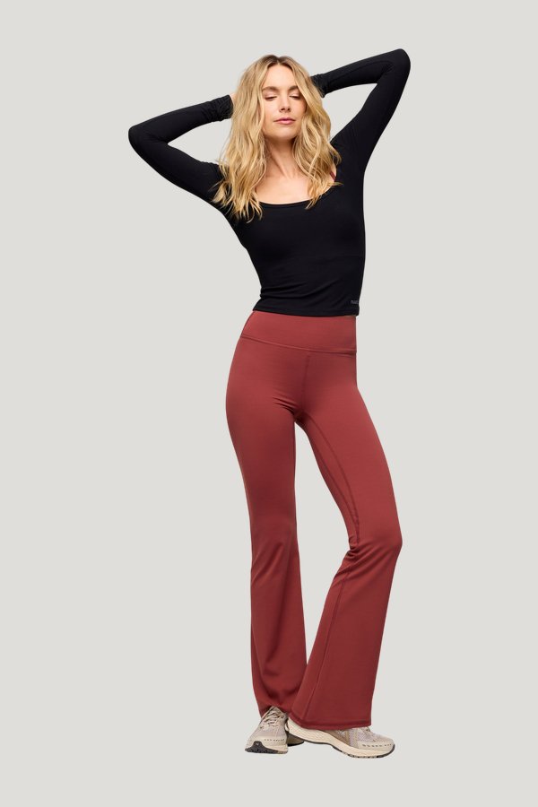 Motion Flare Legging | Mauve — model front