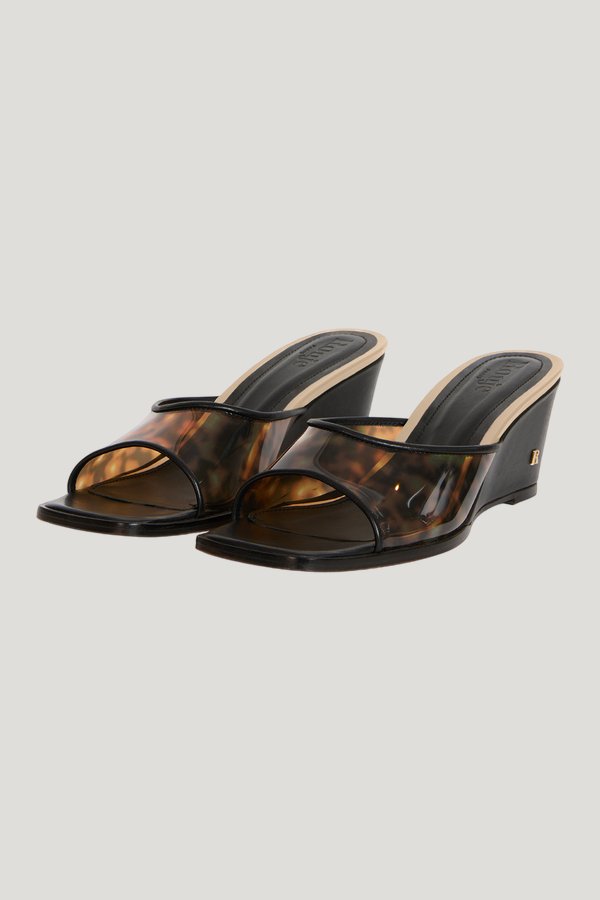 Mules NATTY — model front