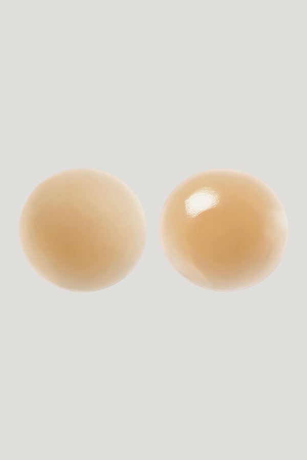 Nipple Covers — model front