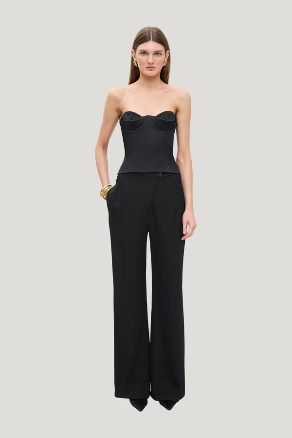 Noemie pants — model front