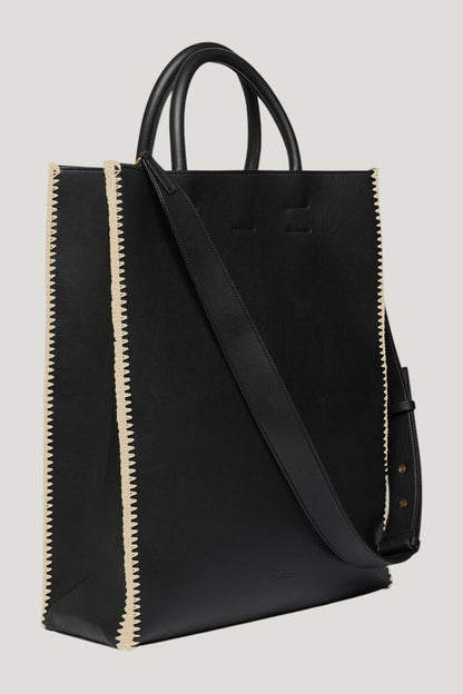 The Compass Tote - Crochet tote bag - Black/Creme — model front
